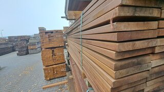 Ca. 102x Guyana Ipé hardhouten planken geschaafd, 21x145mm, lengte 275